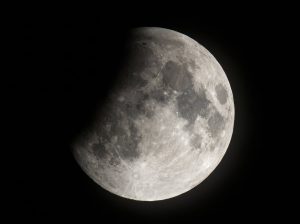 La cara oscura de la luna